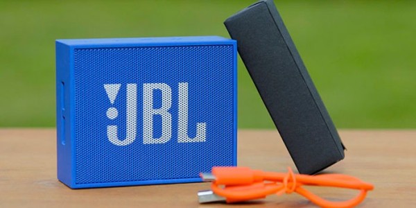 Портативная колонка JBL